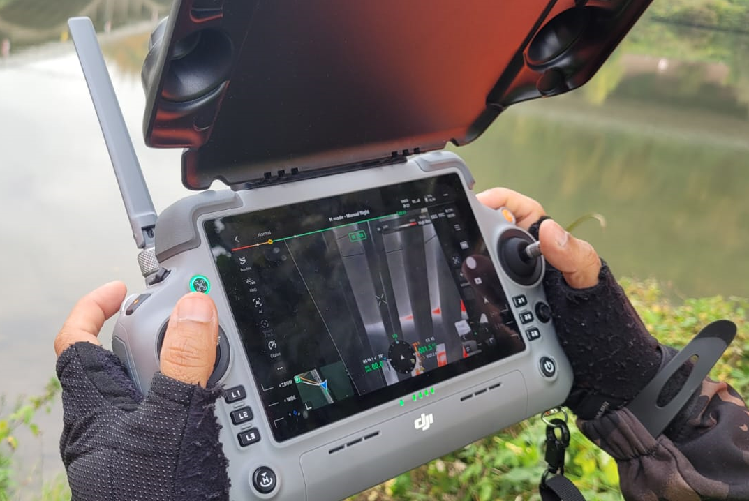 Nahaufnahme der Drohnenfernbedienung